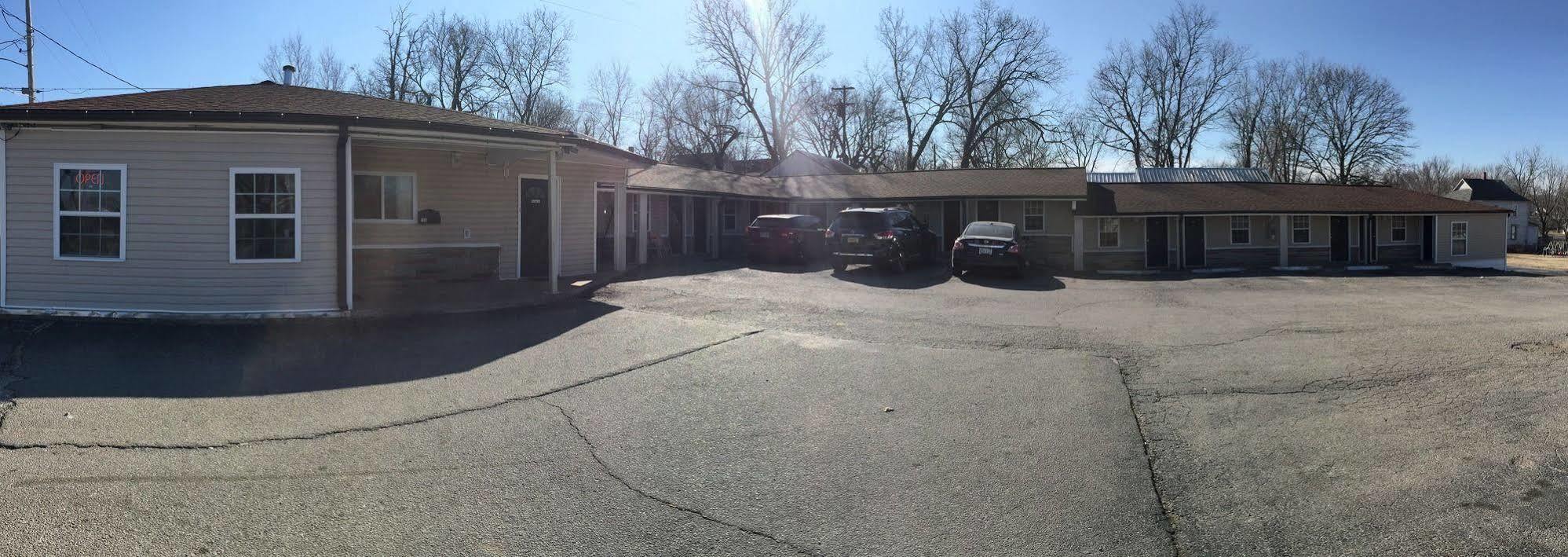 Azure Sky Motel Fort Scott Exterior foto